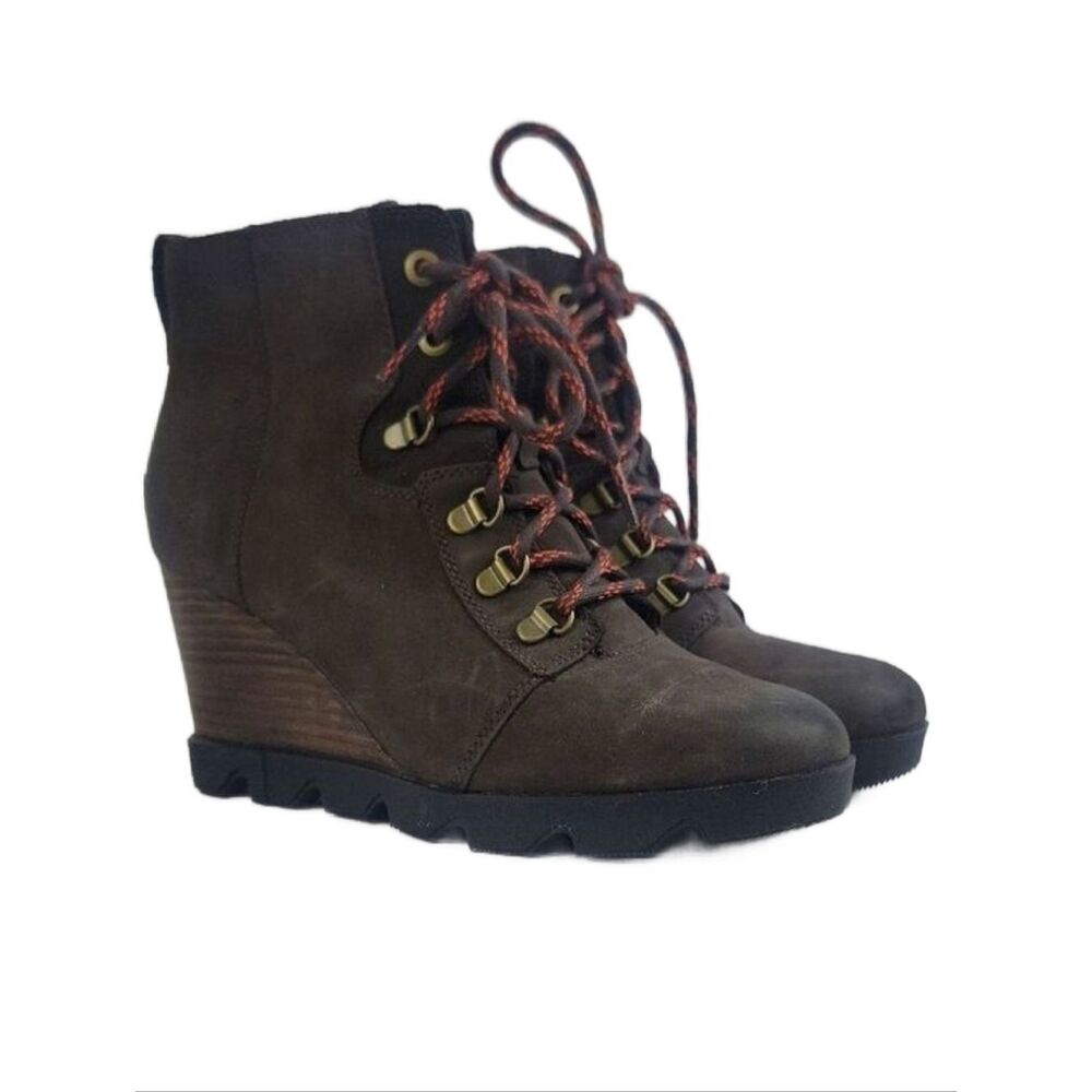 Sorelโ Joan Uptow EdgeโLace Women's Boot